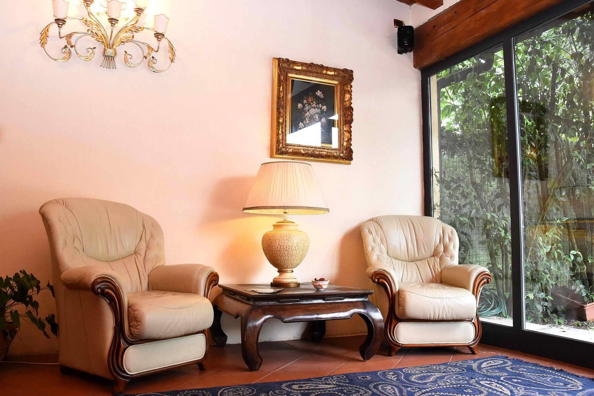 Albergo Dimora Storica Antica Hostelleria เครมา ภายนอก รูปภาพ